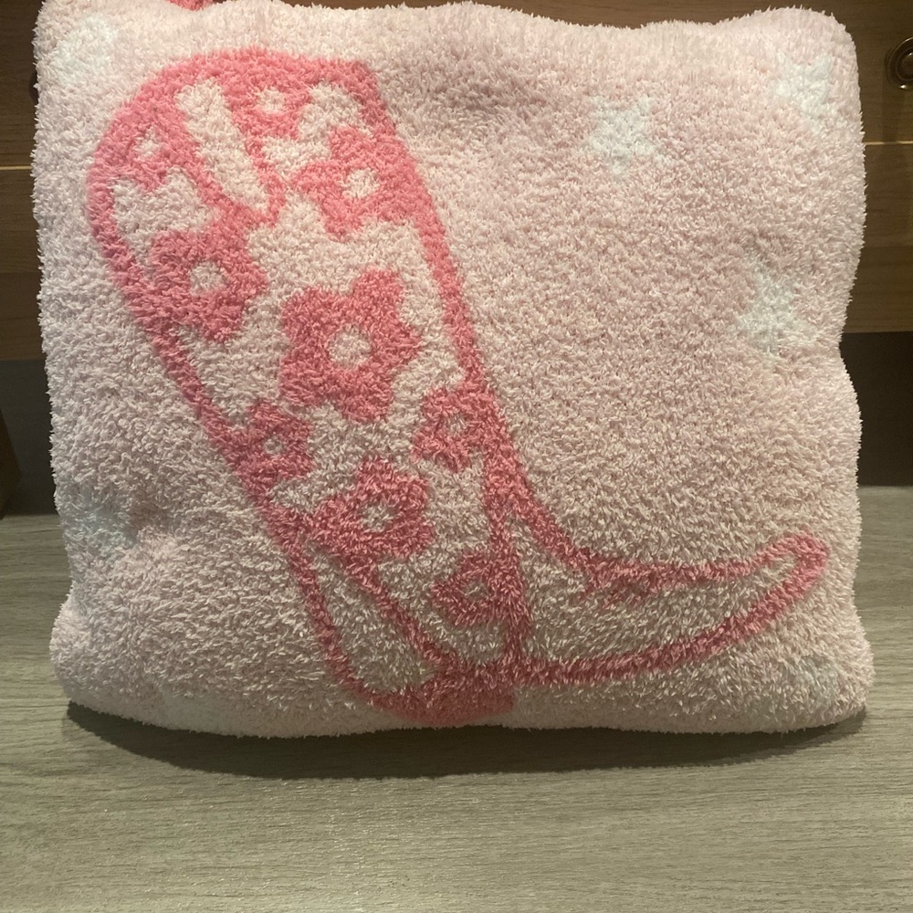 Staykation Pink Boot Quillow